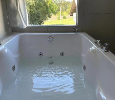 Capao Alto House | Exceptional Stay at Pousada Lago do Amanhecer with Hot Tub