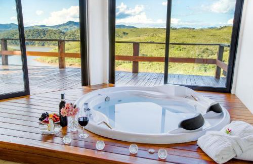 Piracaia Hotel | Enchanting Pousada Lago dos Sonhos with Oceanfront Views