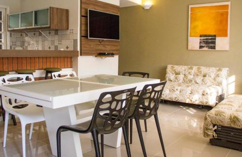 Boicucanga Beach Hotel | Relaxing Getaway at Pousada Larimor with Ocean View