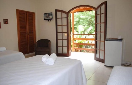Sao Lourenco Hotel | Relaxing Stay at Pousada Le Sapê with Pool & Spa Access