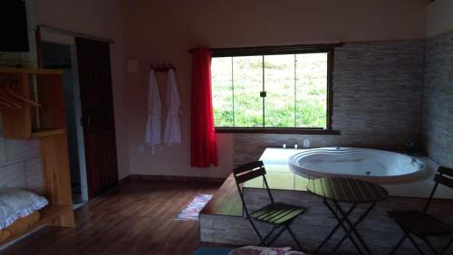 Nucleo Maua Cabin | Exceptional Pousada Leal Chalé with Breakfast & Hot Tub