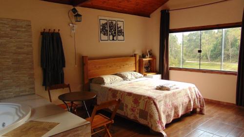 Nucleo Maua Cabin | Exceptional Pousada Leal Chalé with Breakfast & Hot Tub