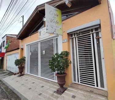 Cachoeira Paulista Hotel | Family-Friendly Pousada Lirio do Vale with Kitchen Access