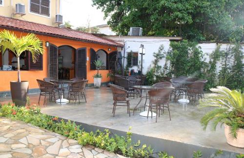 Conceicao de Jacarei Hotel | Oceanfront Pousada Lisamar: Family-Friendly Getaway
