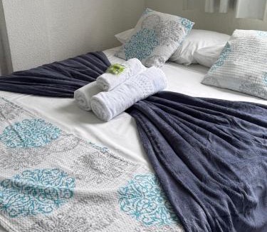Conceicao de Jacarei Hotel | Oceanfront Pousada Lisamar: Family-Friendly Getaway