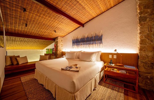 Historic Center Hotel | Discover Pousada Literária de Paraty: Pool & Spa Retreat
