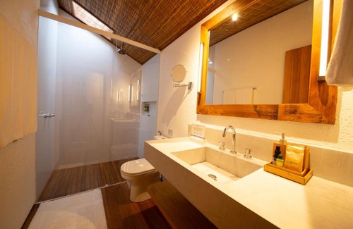 Historic Center Hotel | Discover Pousada Literária de Paraty: Pool & Spa Retreat