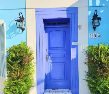 Canasvieiras Hotel | Discover Pousada Los Casarones: Family-Friendly Retreat