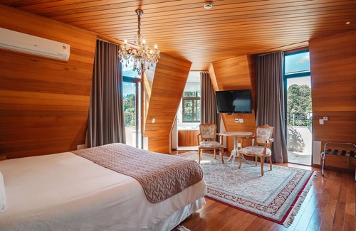 Capivari Hotel | Discover Pousada Luís XV: Rated 9.6 with Family-Friendly Amenities