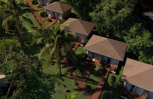 Floresta Velha Hotel | Experience Relaxation at Pousada Lua Bela with Pool Access