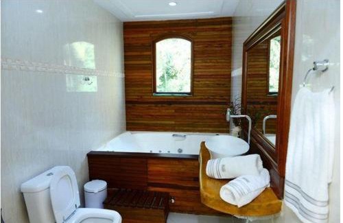 Castelo Hotel | Discover Pousada Lua e Sol: Pet-Friendly Retreat with Pool