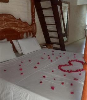 Caponga Bed & Breakfast | Discover Pousada Lua Vermelha: Oceanfront Paradise Awaits