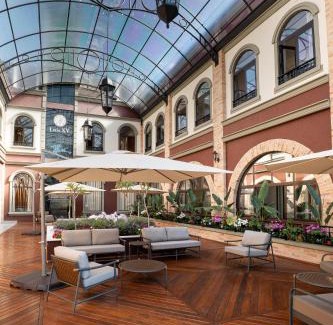 Capivari Hotel | Discover Pousada Luis XV: 5-Star Stay with Family-Friendly Amenities