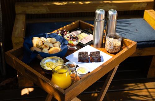 Praia do Rosa Hotel | Discover Pousada Makani: Pet Friendly with Ocean Views