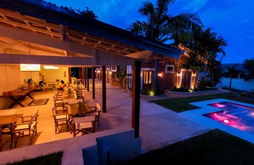 Rifaina Hotel | Discover Pousada Manacá Exclusive Suítes with Ocean Views
