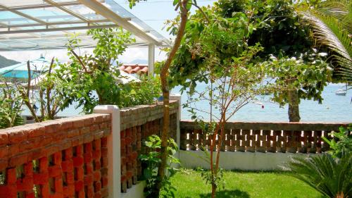 Ilha Grande Hotel | Family-Friendly Stay at Pousada Manaca - Rated 9.1/10