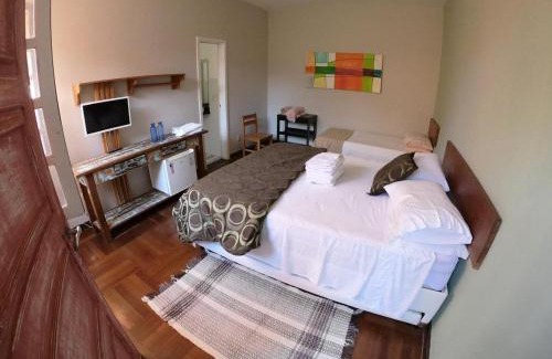 Manguinhos Hotel | Experience Comfort at Pousada Mangas - Pet-Friendly Oasis