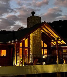 Monte Verde Hotel | Maple Pousada: Guest Rated 10/10 with Hot Tub & Dining