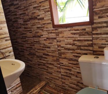 Barra de Guaratiba Hotel | Oceanfront Bliss at Pousada Marambaia Café - Rated 8/10