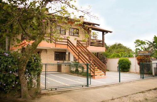 Zimbros Hotel | Oceanfront Pousada Mare Mansa with Pet-Friendly Amenities
