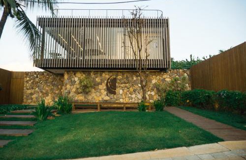 Floresta Velha Hotel | Unforgettable Stay at Pousada Maria Flor with Pool & Breakfast
