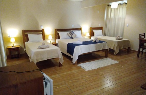 Resende Costa Apartment | Family-Friendly Retreat at Pousada Mariart - Rated 9/10