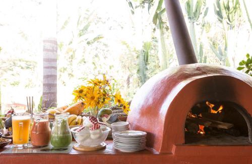 Alto Paraiso de Goias Hotel | Discover Pousada Maya: Family-Friendly Retreat with Pool