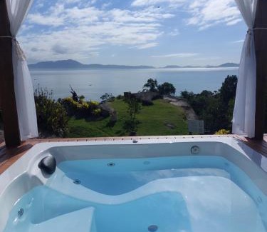 Governador Celso Ramos Apartment | Idyllic Casa Mirante do Sol with Ocean View & Spa Delights