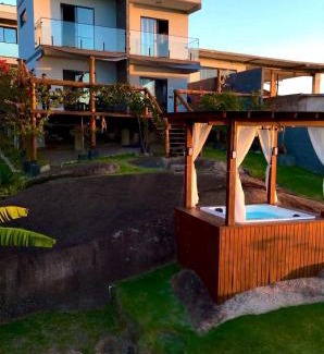 Governador Celso Ramos Apartment | Idyllic Casa Mirante do Sol with Ocean View & Spa Delights