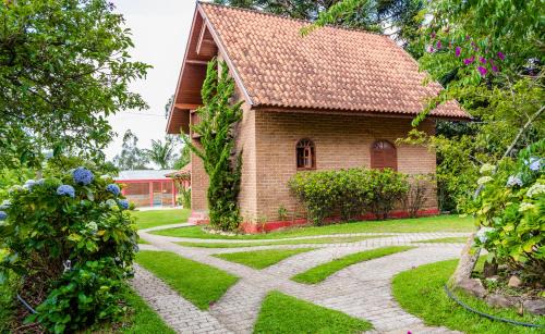 Costas Hotel | Pet-Friendly Pousada Monjolos de Minas Near Gonçalves
