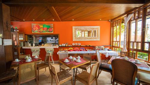 Juquehy Hotel | Oceanfront Pousada Montão do Trigo Juquehy with Pool & Views