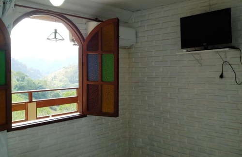 Domingos Martins Hotel | Family-Friendly Retreat at Pousada na Montanha - 9/10 Rating