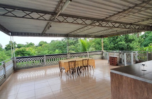 Campo Alegre House | Pousada Nova Iguaçu: Pet-Friendly Suites & Poolside Relaxation