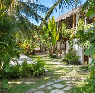 Icarai de Amontada Hotel | Experience Oceanfront Bliss at Pousada Pais Tropical