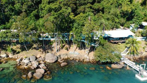 Ilha Grande Hotel | Elegantly Inviting Pousada Papiro Boutique with Ocean Views