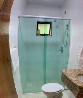 Guaramirim Ski Chalet | Pet-Friendly Pousada Passig with Relaxing Hot Tub