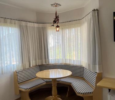 Treze Tilias House | Pet-Friendly Pousada Pattis - Guest Rated 10/10