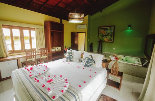 Itacare Hotel | Discover Pousada Pedra Torta: Pool, Spa & Family-Friendly