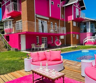Colinas Capivari Hotel | Experience Pousada Pink Village: 9.8/10 Pet-Friendly Oasis