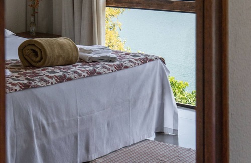 Pedregulho Hotel | Discover Pousada Piratas do Barro Branco with Pool & Spa