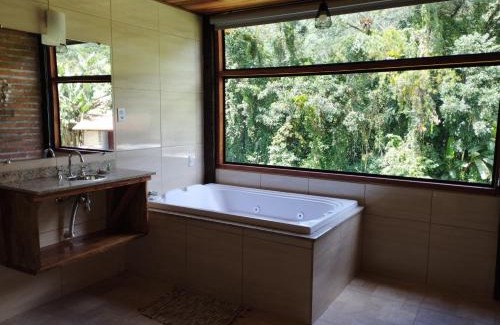 Nucleo Maua Hotel | Discover Pousada Pizzaria do Vale: Rated 10/10 with Pool & Hot Tub