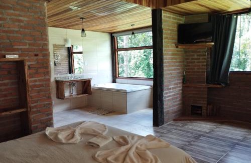 Nucleo Maua Hotel | Discover Pousada Pizzaria do Vale: Rated 10/10 with Pool & Hot Tub