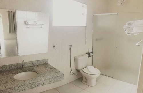 Carmo do Rio Claro Hotel | Relax at Pousada Pontal do Lago: Pool, Spa & Family Fun