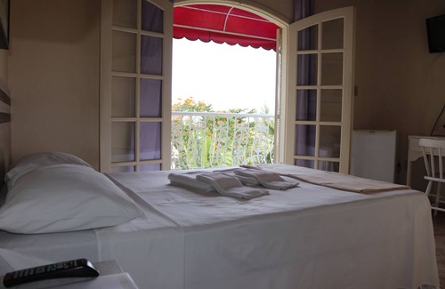 Braga Hotel | Beachside Retreat: Pousada Portal Do Mar with Pool & Spa