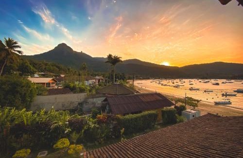 Ilha Grande Hotel | Beachfront Bliss at Pousada Porto Girassol - Rated 9/10