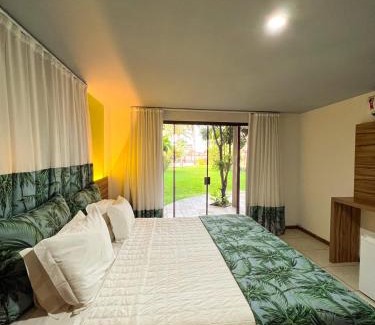 Praia dos Carneiros Hotel | Relaxing Pousada Praia dos Carneiros with Oceanfront Views