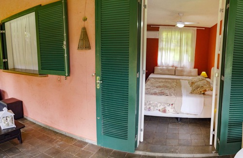 Ilha Grande Hotel | Inviting Pousada Praia da Crena with Pool and Ocean View