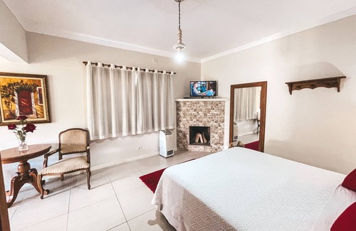 Sao Bento do Sapucai Hotel | Discover Pousada Quinta dos Colibris - Rated 9.4/10