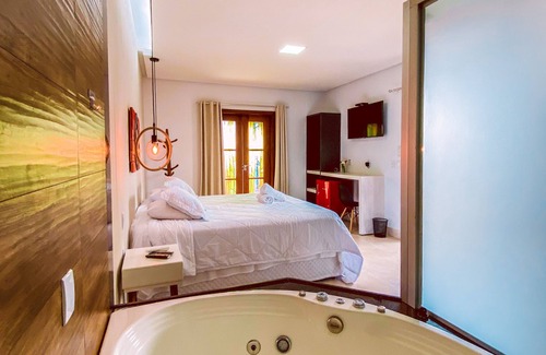 Bela Vista Hotel | Guest Rated 10/10 at Pousada Quintal da Lua with Pool & Spa