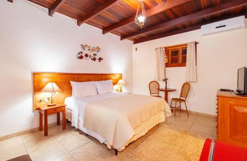 Centro Hotel | Relaxing Stay at Pousada Rancho do Ralf with Pool Access